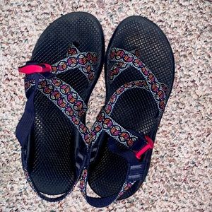 Women’s chacos size 9